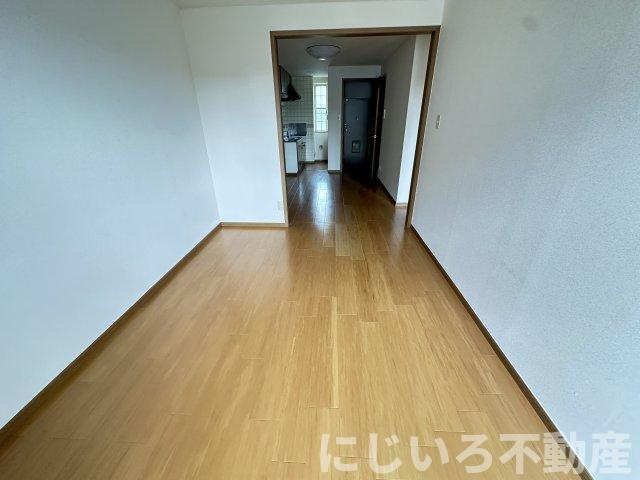 フォンテーヌAの居間・リビング