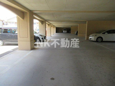 【駐車場】 | ブランチ913（鴻池新田賃貸） | 車をお持ちの方に嬉しい駐車場付きの物件です