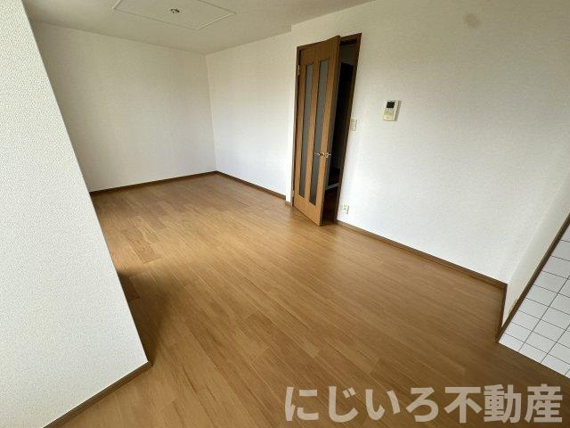 サンシェールAの居間・リビング