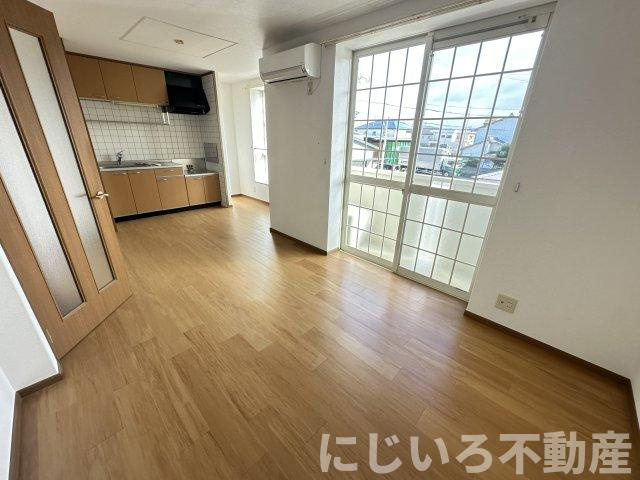 サンシェールAの居間・リビング