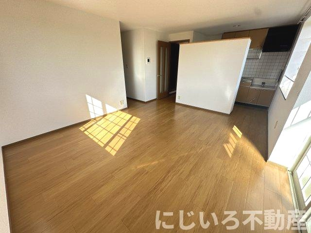 サンシェールBの居間・リビング