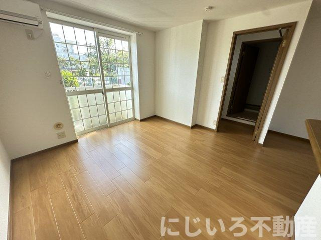 サンシェールBの居間・リビング