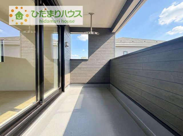 【バルコニー】 | 土浦市生田町第4　新築戸建　4号棟 | 広々としたバルコニー。お洗濯物もぜーんぶ干せちゃいます！！