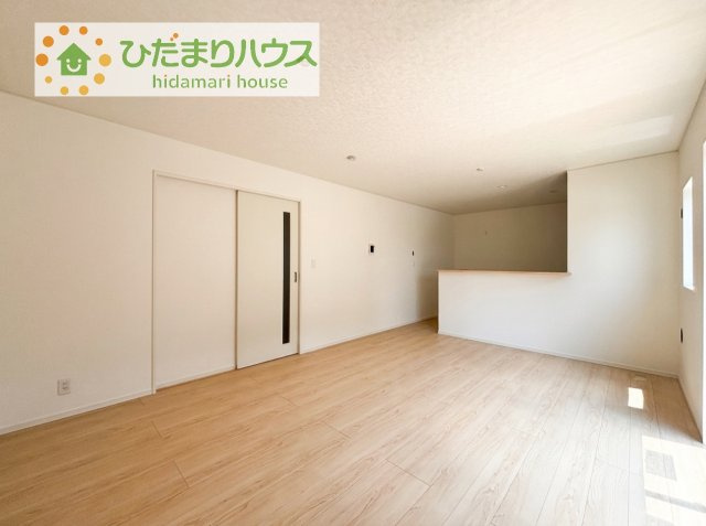 【居間・リビング】 | 土浦市生田町第4　新築戸建　4号棟 | 早くお仕事終わらせて、家に帰りたくなるようなリビングです(^^♪