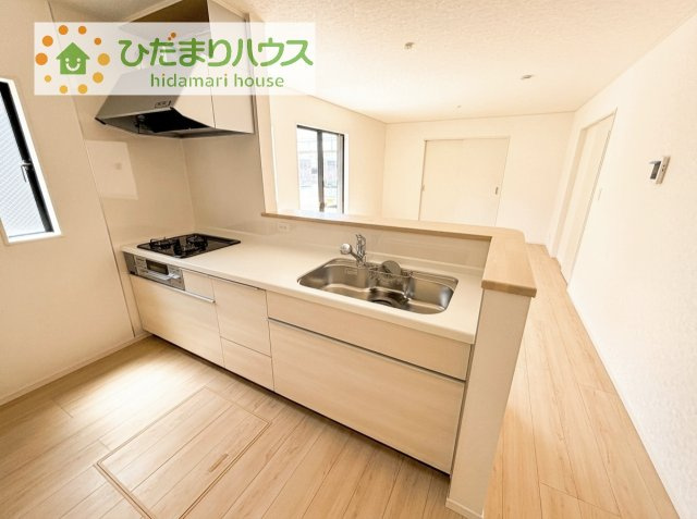 【キッチン】 | 土浦市生田町第4　新築戸建　4号棟 | 3口コンロでお料理する時間も短くなりそうですね(*‘∀‘)
