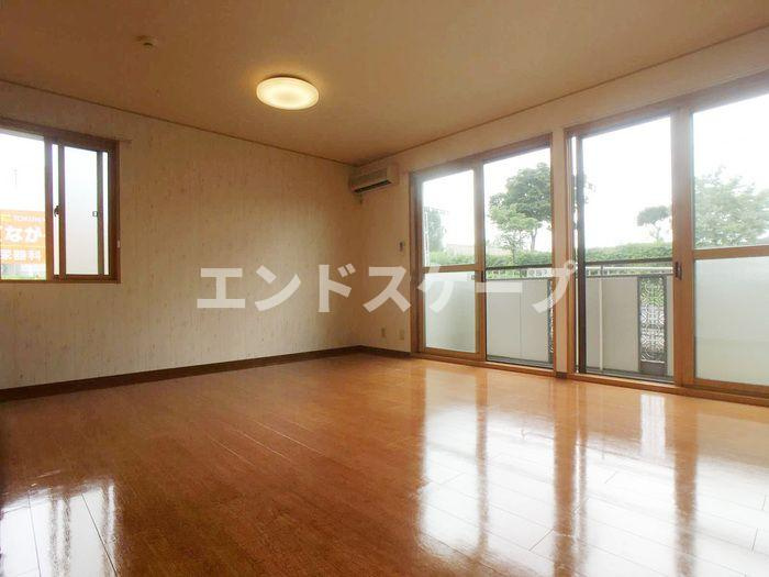 グリーンパーク木村　Ⅲの居間・リビング|高崎、前橋のお部屋探しはエンドスケープまで！お客様の理想お聞かせ下さい♪