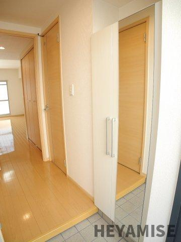 カーサビータスの玄関|※反転タイプの間取りです※