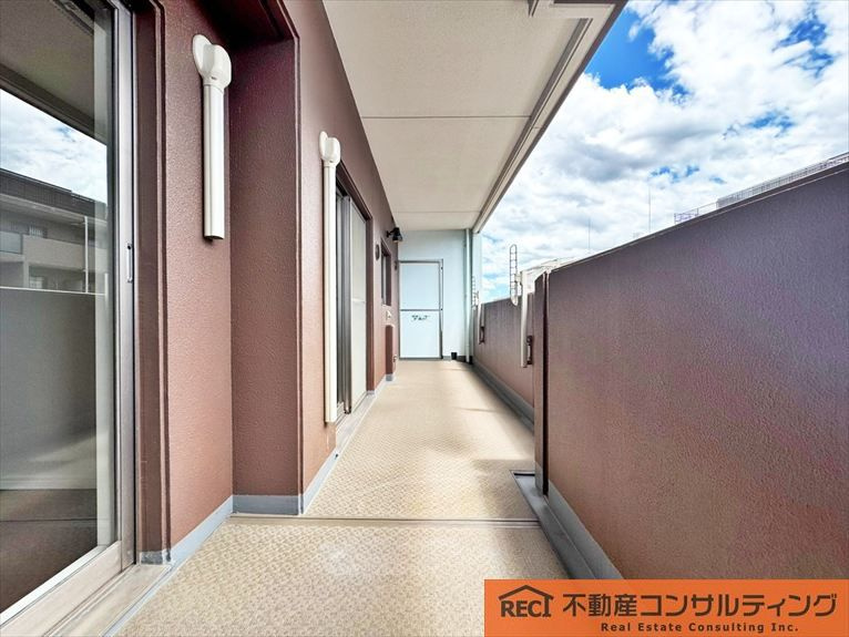 ワコーレ神戸森北町のバルコニー