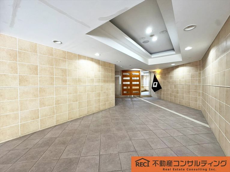 ワコーレ神戸森北町のエントランス