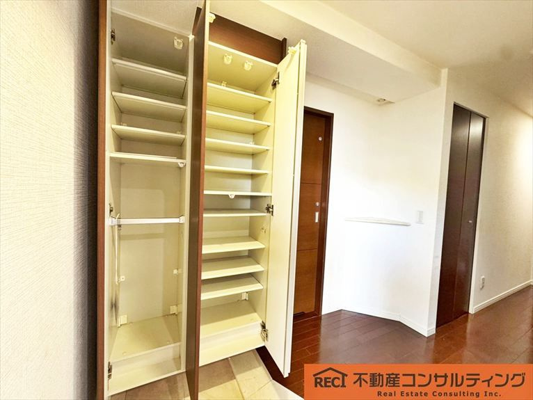 ワコーレ神戸森北町の収納