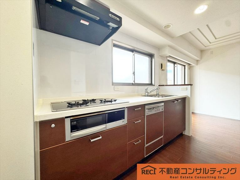 ワコーレ神戸森北町のキッチン|近隣にはスーパー多数で生活至便です！