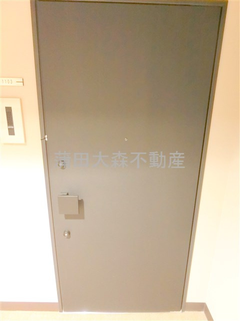 ウェルスクエア西蒲田の玄関