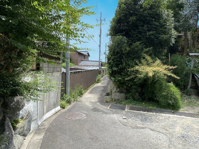 衣笠赤阪町 中古戸建の前面道路含む現地写真