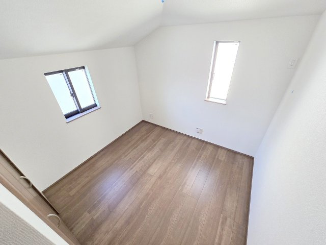 羽村市栄町2丁目　全１棟の洋室