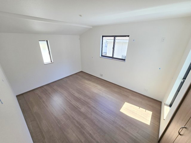 羽村市栄町2丁目　全１棟の洋室
