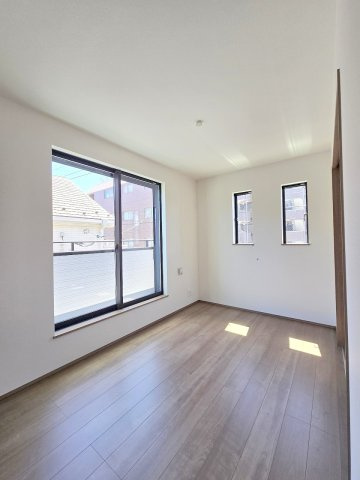 羽村市栄町2丁目　全１棟の洋室