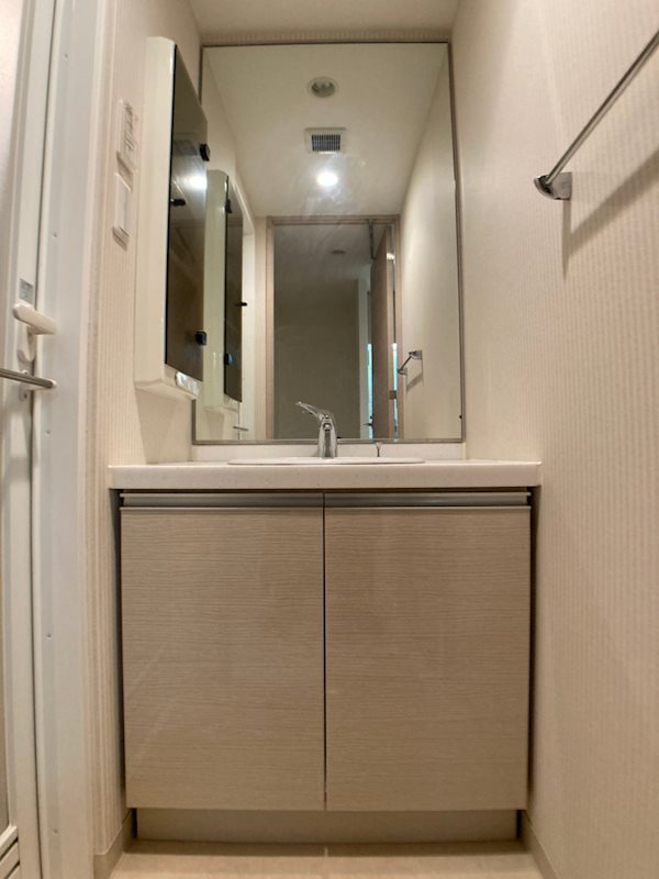 大阪市中央区内平野町２丁目の賃貸マンションの洗面所