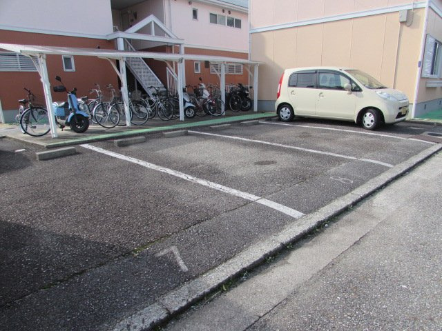フレグランス宝塚の駐車場