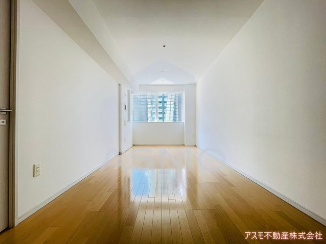 【居間・リビング】 | ディーグラフォート大阪NYタワーHIGOBASI | ※建物内別間取参考写真