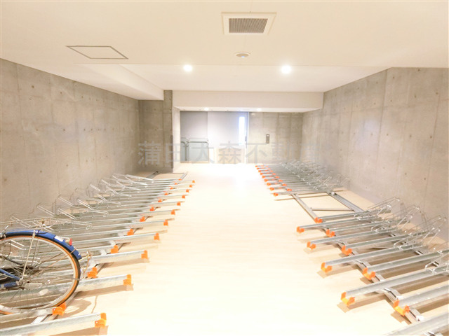 ウェルスクエア西蒲田のその他共用部分|屋根付きの駐輪場