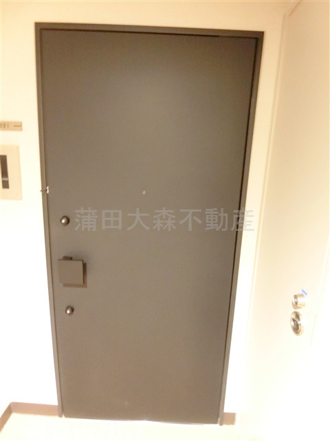 ウェルスクエア西蒲田の玄関