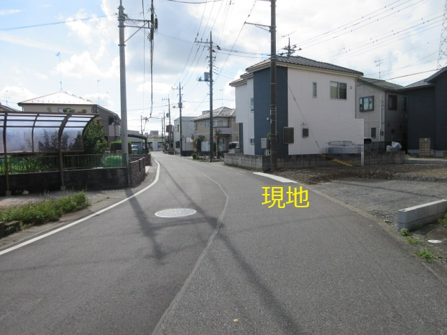 【仲介手数料無料】新築戸建　熊谷市原島1334-4（全１棟）の前面道路含む現地写真