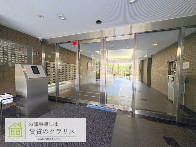 ファミール長岡京グランデュールのエントランス