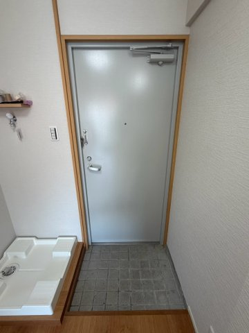Ben匠1番館の玄関