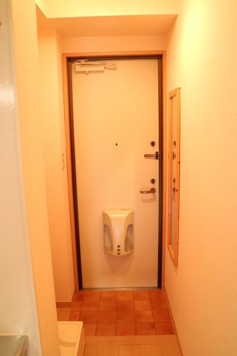セジュール西代Ⅰ　Ａ棟の玄関