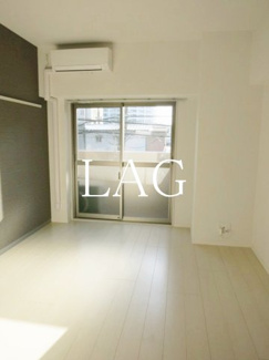 【居間・リビング】 | クレシェンテ梅月 | 洋室のお部屋です。