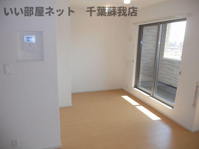 クレメントⅡの居間・リビング|こちらの居間で趣味の時間をお楽しみください