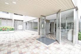 ジオ緑地公園五番館のエントランス