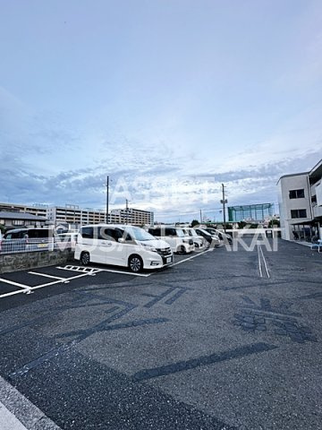 榎本第一コーポラスの駐車場