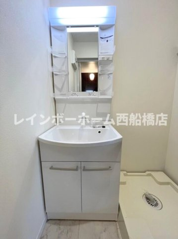 メラースの独立洗面台