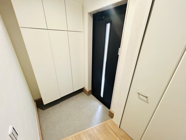 千葉市美浜区磯辺8丁目12期の玄関