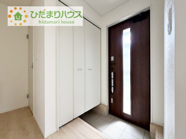 【玄関】 | 常総市水海道諏訪町第3　新築戸建　5号棟 | 家族の靴をたっぷり収納！大型シューズクローゼット付き(^^♪