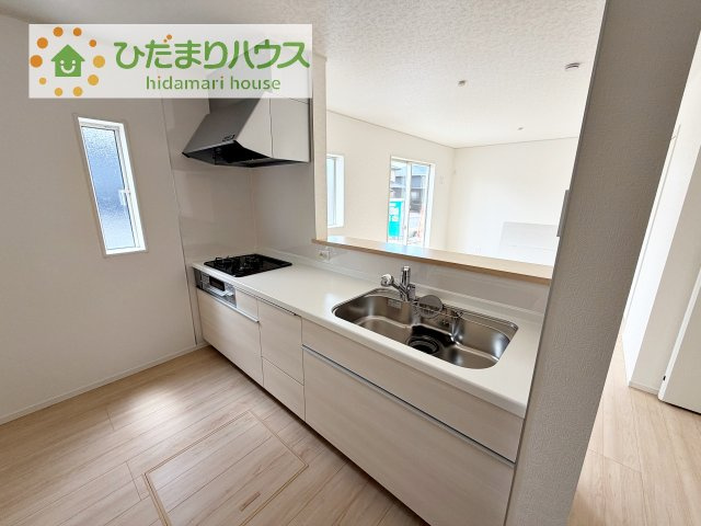【キッチン】 | 常総市水海道諏訪町第3　新築戸建　5号棟 | 料理をしながらでも、ご家族との会話を楽しめる対面式キッチン♪
