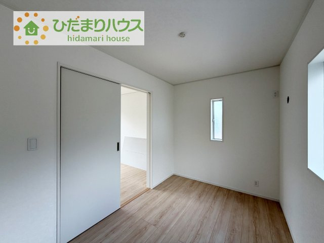 【洋室】 | 常総市水海道諏訪町第3　新築戸建　5号棟 | お掃除しやすく、清潔感を保てるのでダニも発生しにくいフローリング♪
