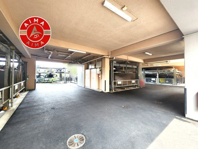 アンピール百年橋の駐車場|敷地内の駐車場です。