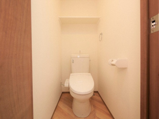 【トイレ】 | グランパシフィック巽中 | 落ち着いた色調のトイレです