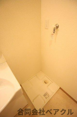 【洗面所】 | コンフォーレ栗栖野 | 脱衣スペースもあります