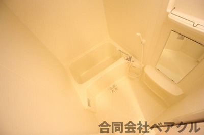 【浴室】 | コンフォーレ栗栖野 | 落ち着いた空間のお風呂です