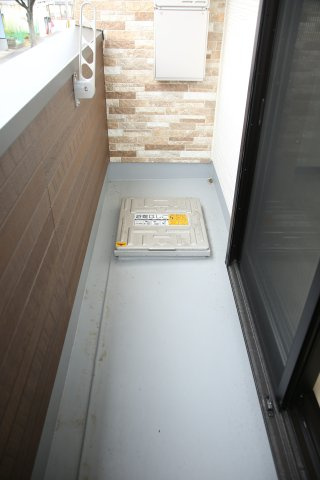 【バルコニー】 | Katze筥松 | 外からの目が気にならないバルコニーで洗濯物が干せます※写真は類似です
