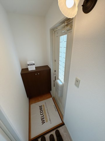 セジュール北八代の玄関