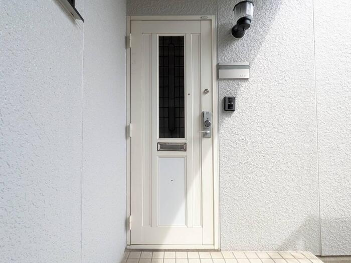 セジュール北八代の玄関
