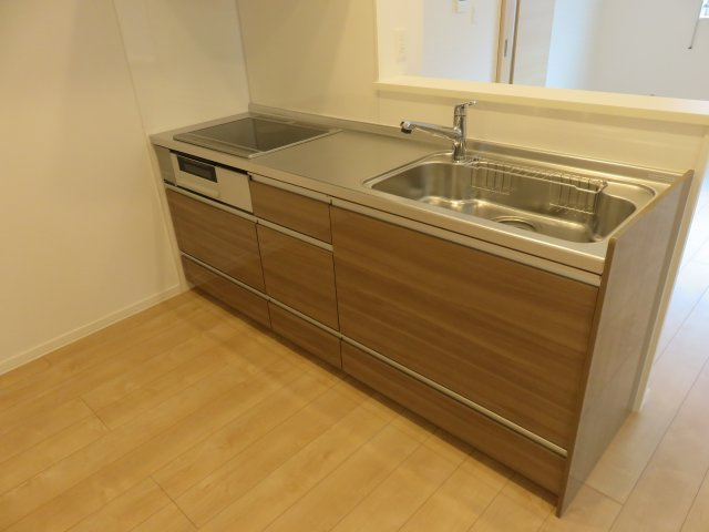 Ｒｅｖｅｕｒ　Ｈａｃｈｉｍａｎｙａｍａのキッチン|コンパクトなキッチンで掃除もラクラク