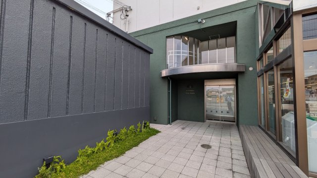 【エントランス】