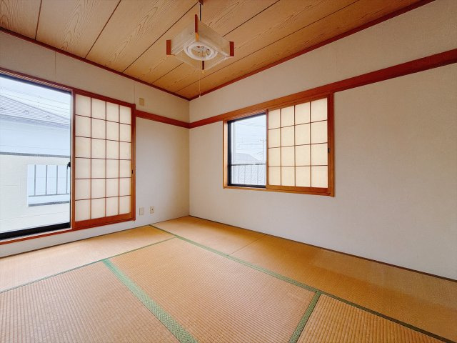 【中古戸建】高崎市八幡町の和室|■2階和室｜おじいちゃんやおばあちゃんが遊びに来たときにゆったりとくつろげるスペースがあると喜んでくれますよね♪