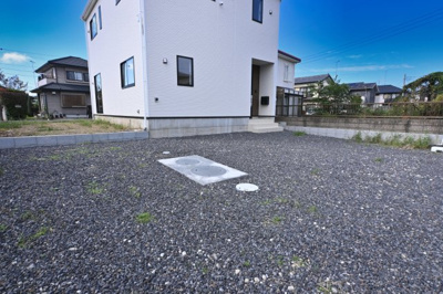 【駐車場】 | 太田市鳥山上町第6 | 並列３台駐車可能な玄関は来客時やお子様が大きくなっても安心です♪