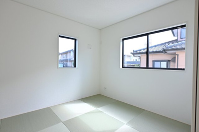 【和室】 | 太田市鳥山上町第6 | LDKと続き間の和室は小さなお子様の遊び場にもぴったり♪